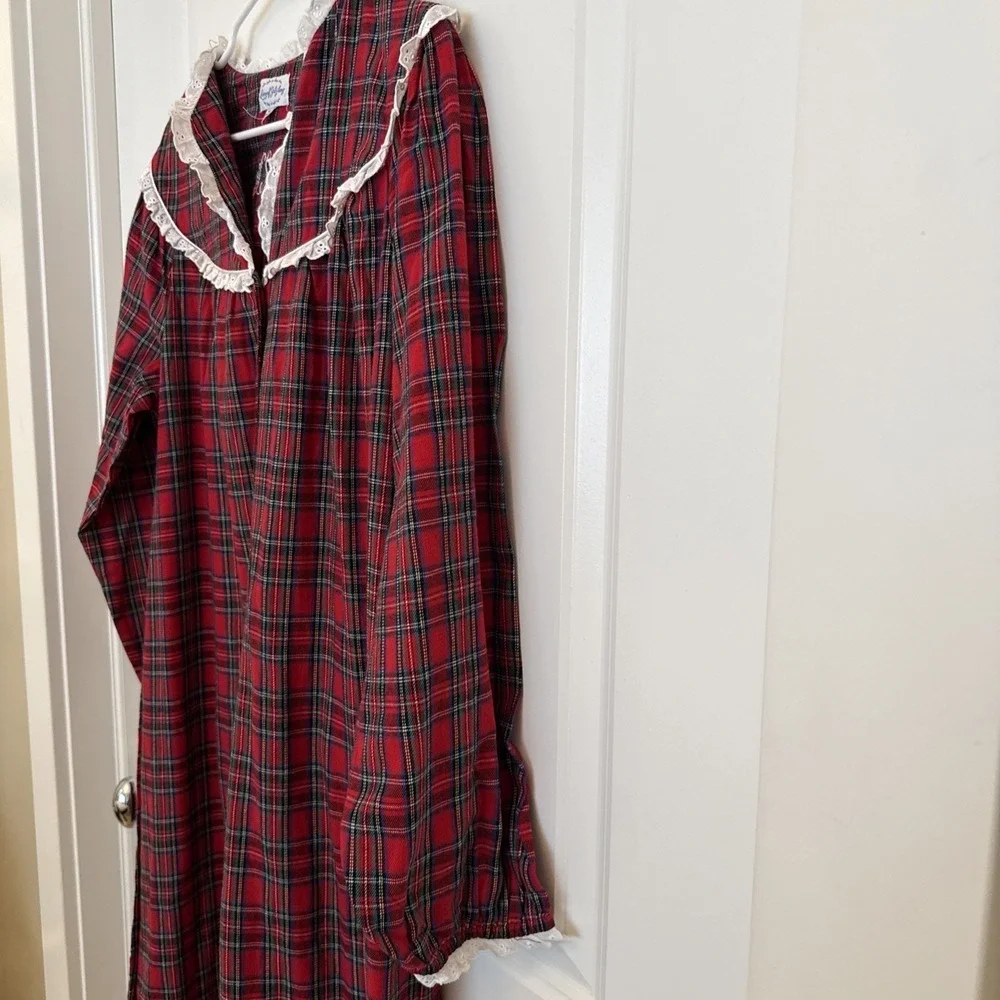 Land of Salzburg Size M Cotton Flannel Plaid Nightgown Red peter pan